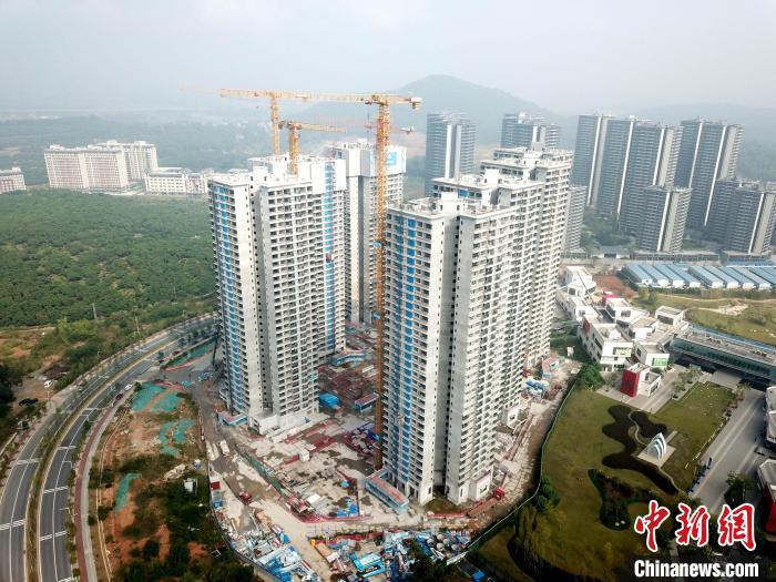 廣州一在建樓盤。 范少鵬 攝