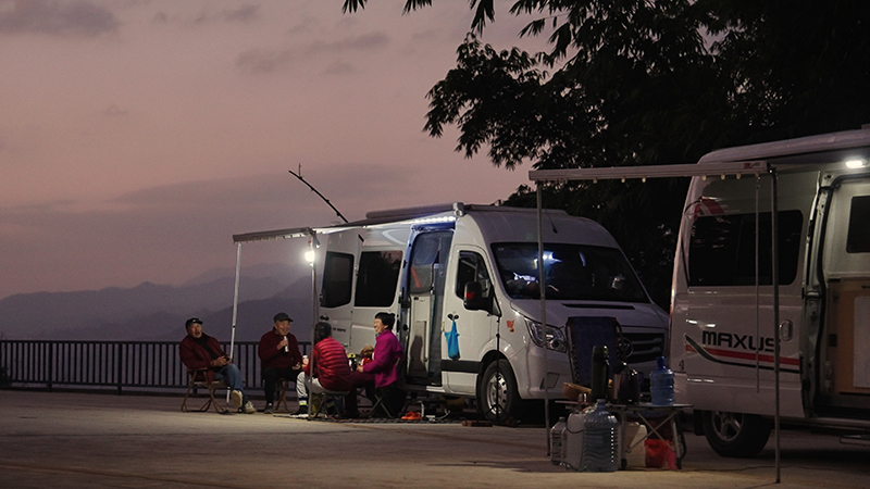 【3】曼海村房車(chē)營(yíng)地。陶思源-攝