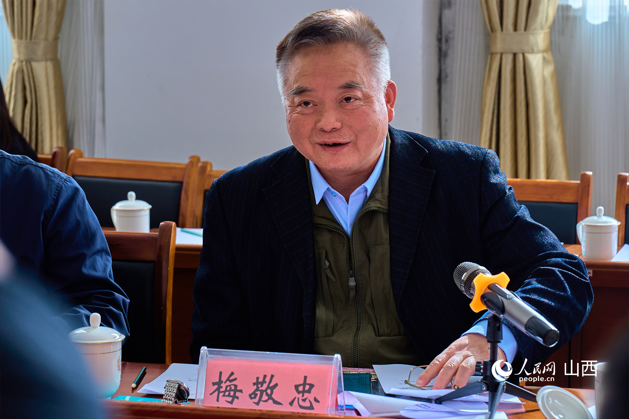 中央黨校（國家行政學(xué)院）文史教研部原副主任、教授梅敬忠。人民網(wǎng) 張超寧攝