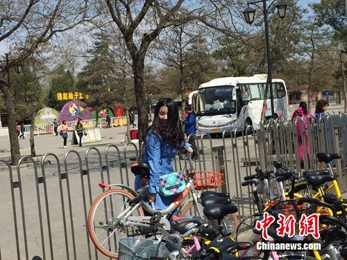 越來越多的用戶開始使用共享單車。<a target='_blank'  _fcksavedurl='http://www.chinanews.com/' ></table>中新網(wǎng)</a> 吳濤 攝