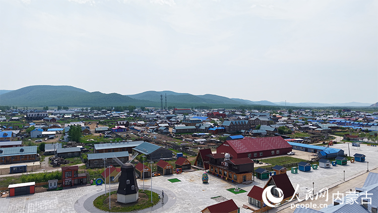 航拍恩和俄羅斯族民族鄉(xiāng)。人民網(wǎng)記者 齊浩男攝