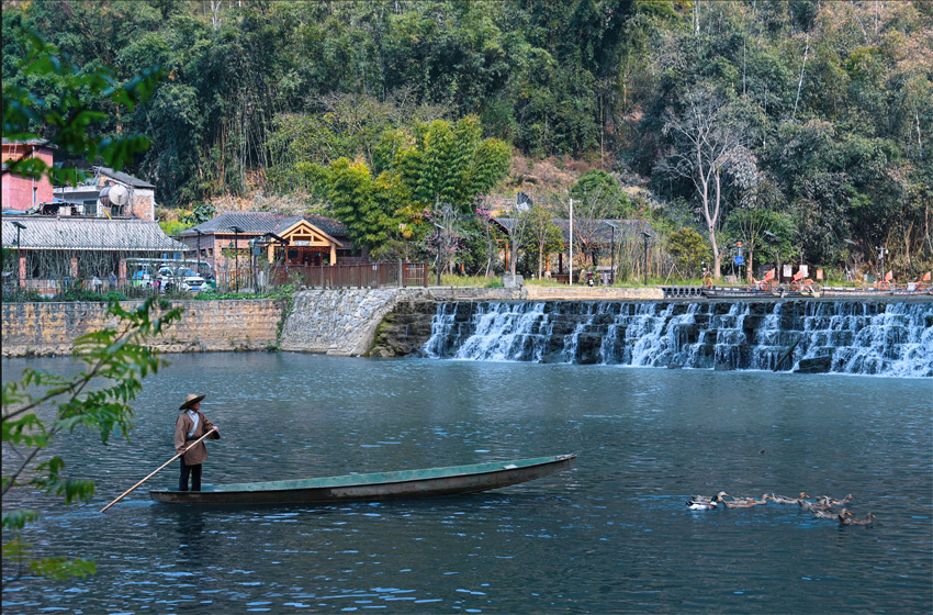 世外桃源春光好。網(wǎng)友“坐井說天闊”攝