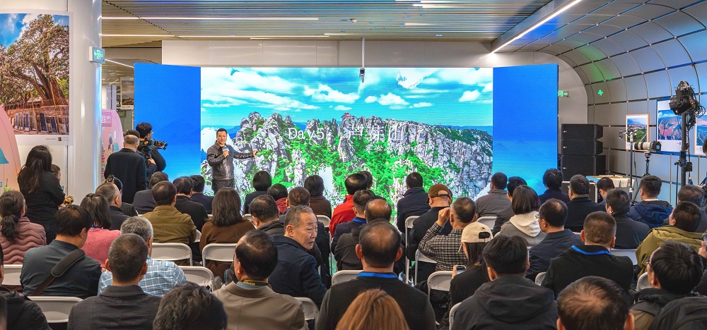 活動現(xiàn)場，文旅星推官推介忻州。